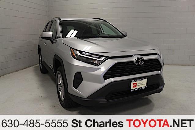 2025 Toyota RAV4 XLE's photo