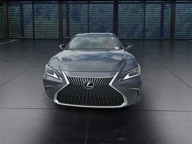 Image 3 of 2019 LEXUS ES 350