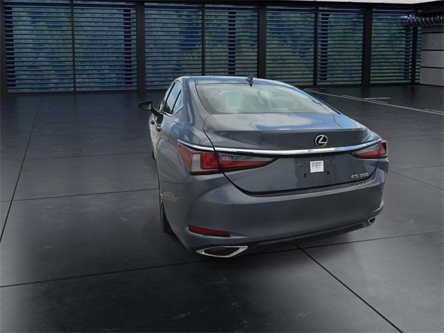 Image 7 of 2019 LEXUS ES 350