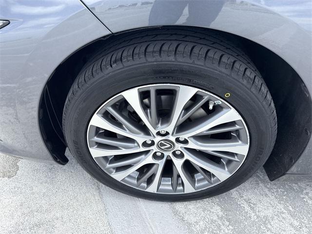 Image 10 of 2019 LEXUS ES 350