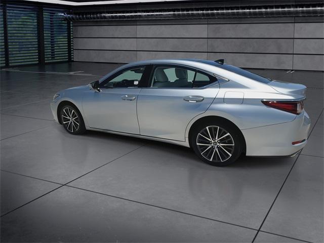 Image 6 of 2022 LEXUS ES 350