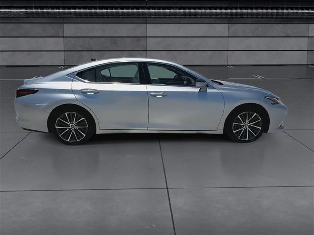 Image 9 of 2022 LEXUS ES 350