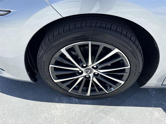 Image 10 of 2022 LEXUS ES 350