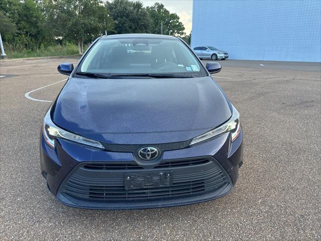 Used 2023 Toyota Corolla LE with VIN JTDB4MEE9PJ005730 for sale in Northfield, Minnesota